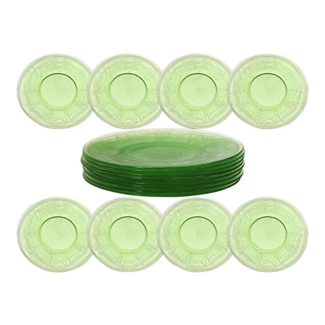 Early 20th Century Art Deco Cameo Green Depression Uranium Glass Plates, Set of 8 For Sale