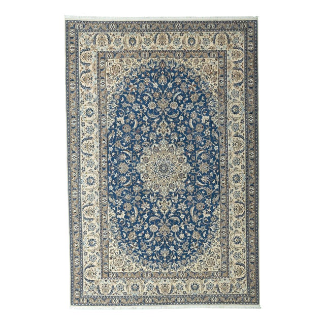 Hand-Knotted Nain 9la Oriental Rug with Silk For Sale