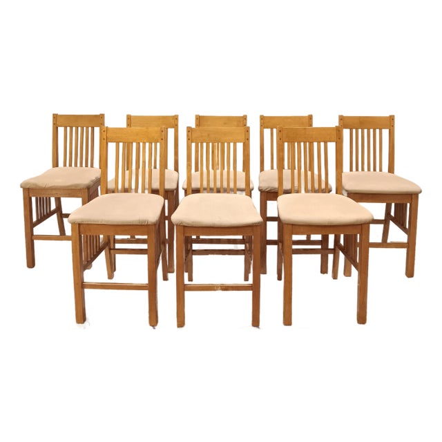 Mid 20th Century Beautiful Sleek Lines and Comfortable Solid Wood Traditional Shaker Style Bar Stools Set of 8 For Sale