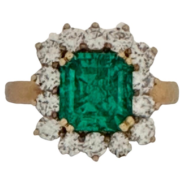 AGL Certified 3.85 Ct Colombian Minor Traditional Emerald & Diamond Ring 18K Yellow Gold A Classic, ring 3.85 Carat...