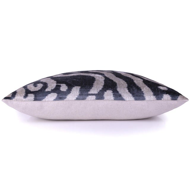 Mid-Century Modern Gray Cream Ikat Silk Velvet Pillow – 16x16 Handmade Luxury Throw For Sale - Image 3 of 8