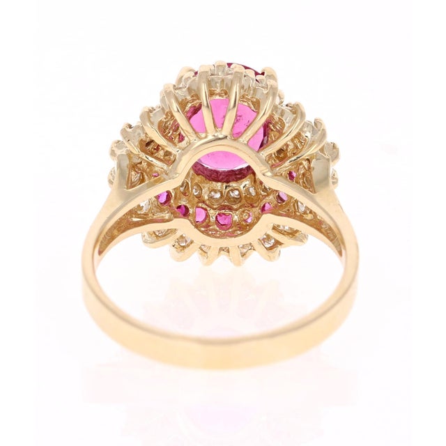3.03 Carat Tourmaline Sapphire Diamond Yellow Gold Cluster Ring, Size 7 For Sale - Image 4 of 5