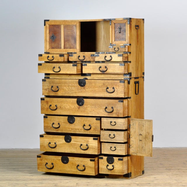 Antique Japanese Tansu Chest of Drawers, 1880 For Sale - Image 4 of 15