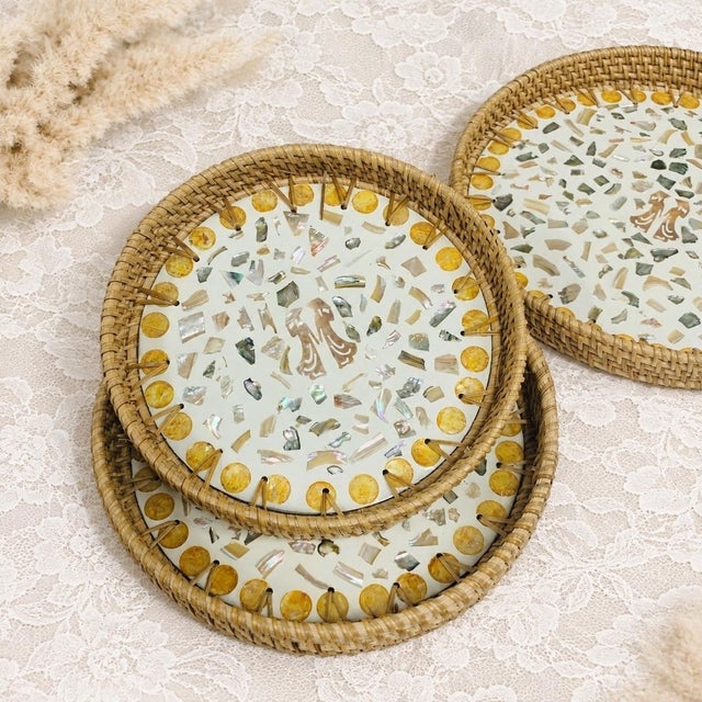Set of Three Yellow Circular Pattern Rattan Mother-of-Pearl Inlaid Round Trays For Sale - Image 4 of 4