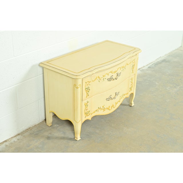 Drexel Heritage Drexel Heritage French Provincial Louis XV Cream Lacquered Paint-Decorated Commode or Bedside Chest, 1970s For Sale - Image 4 of 12