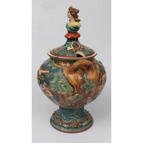 The dish has a defect in the upper part of the dish. Height: 50 cm, diameter: 19 cm.