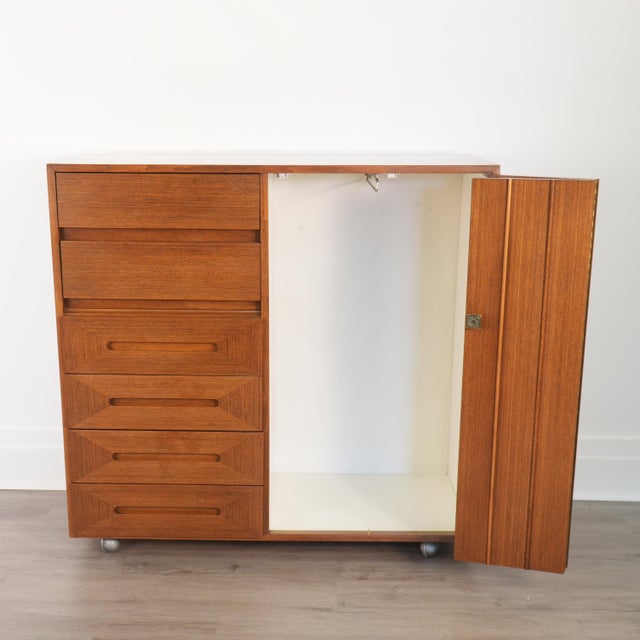 Made in the USA by American of Martinsville during the 1960s, this six-drawer gentleman's chest features clean lines and...