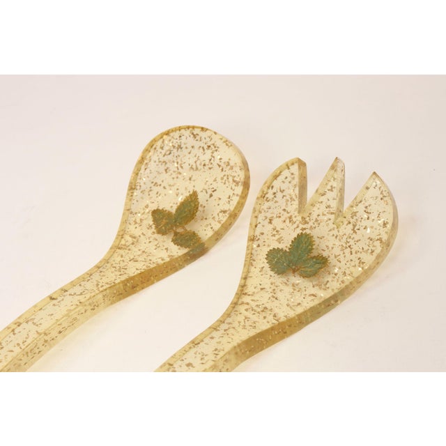 Vintage Botanical Motif Resin / Acrylic Salad Bowl and Servers / Tongs Set by Bilmar - 3 pcs For Sale - Image 12 of 18