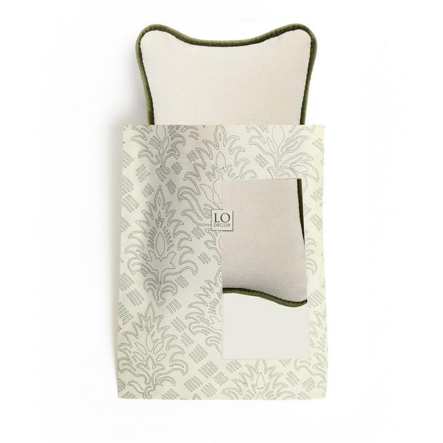 Early 21st Century The Gift Micro Cushion in White Velvet with Green Piping by Lorenza Briola for Lo Decor For Sale - Image 5 of 5