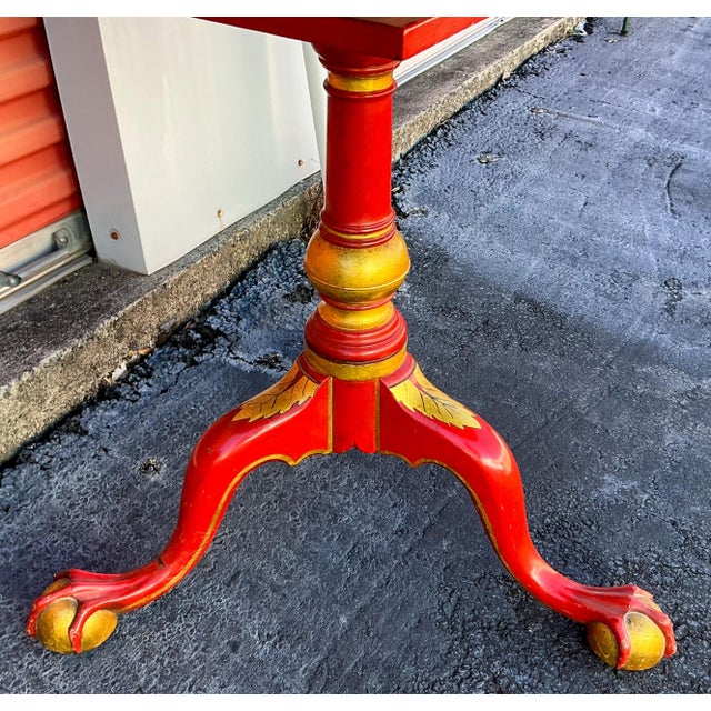 English Georgian Style Red Lacquer and Gilt Chinoiserie Tilt-Top Tripod Table For Sale In Atlanta - Image 6 of 7