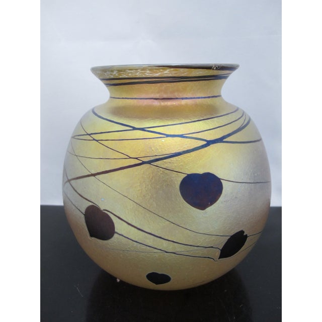 Donald Carlson Iridescent Gold Luster Vine & Heart Leaf Art Glass Vase For Sale - Image 4 of 12