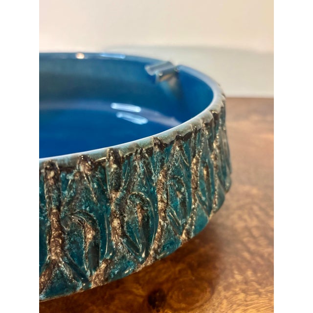 Mid-Century Modern 1950s Early Aldo Londi for Bitossi Ocean Blue Volcanic Glaze Ashtray, Italy For Sale - Image 3 of 7