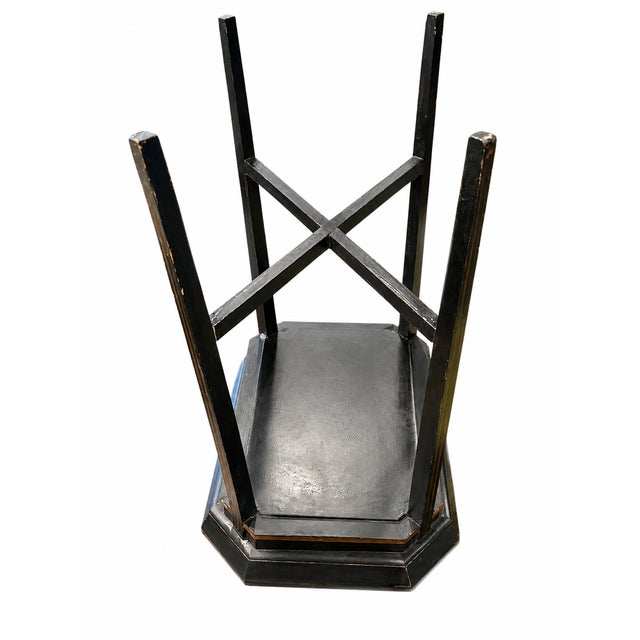 1930s–1940s Vintage Chinoiserie Black & Gilt Tray Table Beautiful vintage Chinoiserie tray table, believed to date to the...
