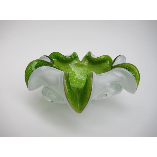 C.1960's Italian Hand-Blown Sommerso Triple Layer, Acid Green & White With Clear Outer Murano Ruffled Bowl For Sale In Rochester - Image 6 of 13