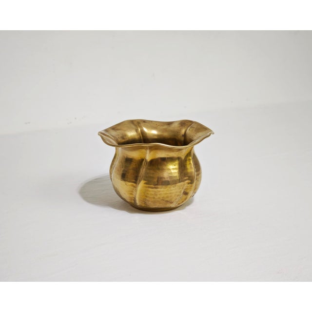 1950s Mid-Century Modern Hand-Hammered Brass Vase by Cognolato, Italy, 1950s For Sale - Image 5 of 17