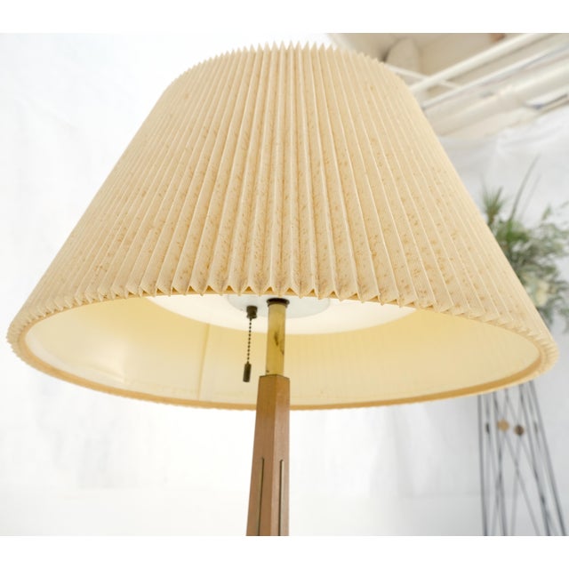 c1970s Solid Walnut Brass Inlay Obelisk Style Shape Square Base Table Lamp MINT! For Sale - Image 10 of 10