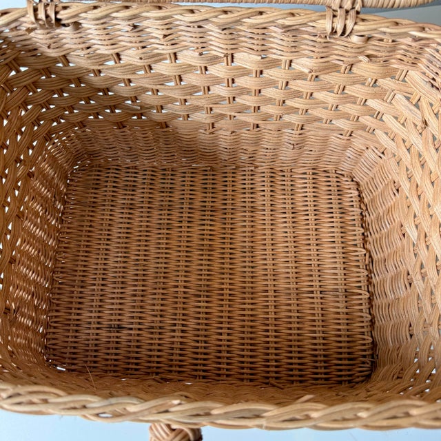 1970s Wicker Two Handle Lidded Basket For Sale - Image 4 of 9