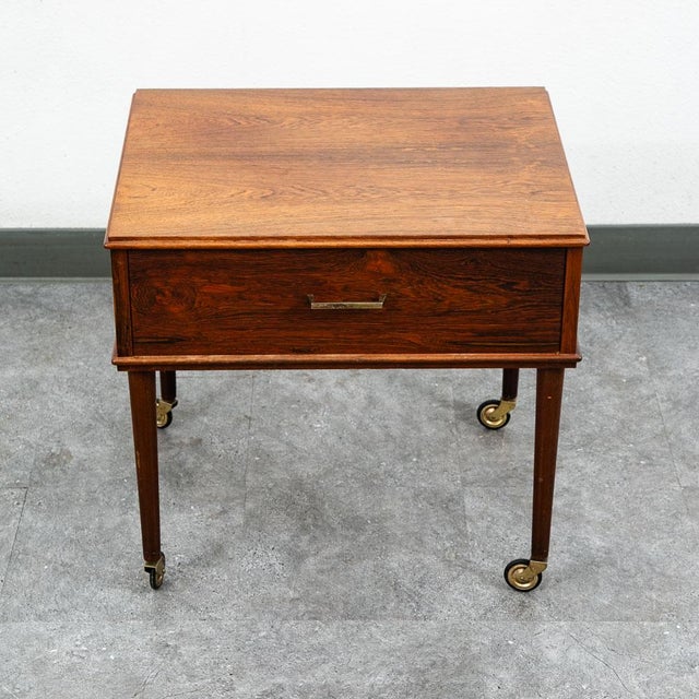 Mid Century Danish Modern Sewing Table Cart Sewing Rosewood Rolling Drawer Craft For Sale - Image 11 of 12