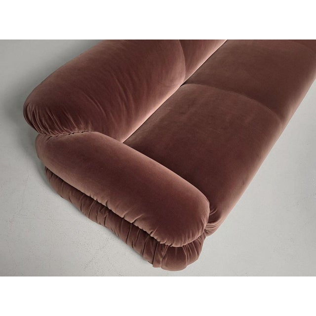 Sesann Sofa in Dusty Pink by Gianfranco Frattini for Cassina, 1970s For Sale - Image 9 of 12