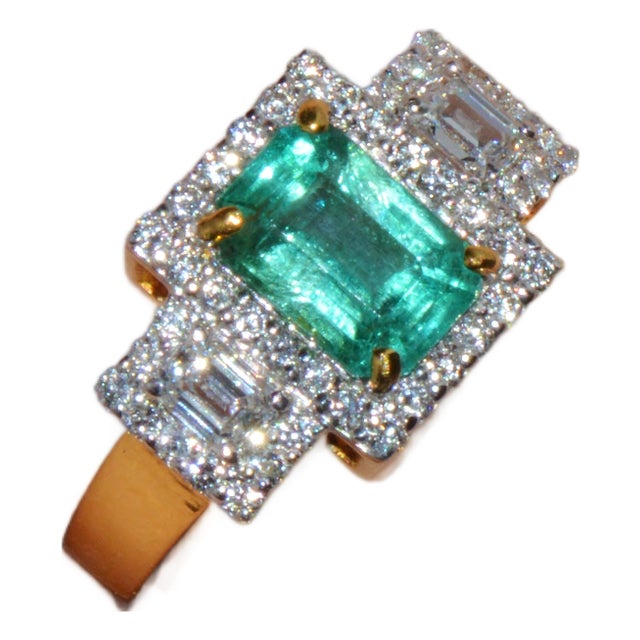 Certified Natural 2.14cts Emerald vs F Diamond 18k Solid Gold Three Stone Halo Ring, Size 6.5 For Sale