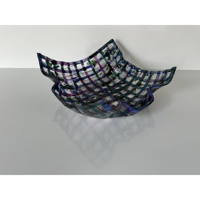 This exquisite vintage handkerchief-style fused glass bowl showcases a masterful blend of artistry and craftsmanship....
