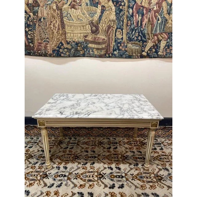 Neoclassical Parcel and Gilt Wood Coffee Table with Marble Top For Sale - Image 4 of 5