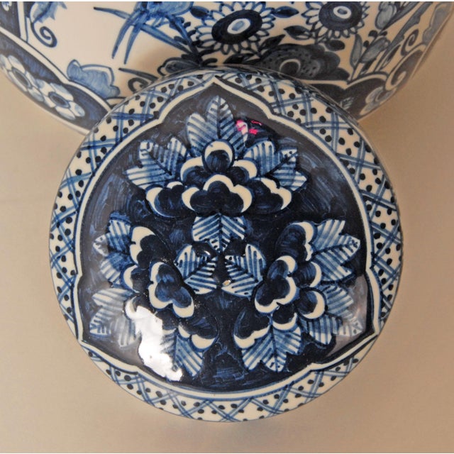 Ceramic Delft Vase Jar Chinese Kangxi Style Chinoiserie Blue White Pottery For Sale - Image 7 of 8