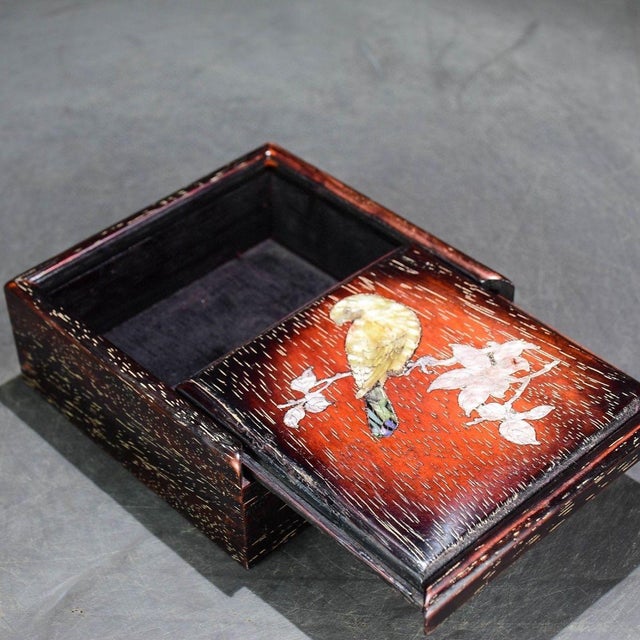 1990s Square Wood Keepsake Box With Mother of Pearl Bird & Floral Inlay For Sale - Image 9 of 9