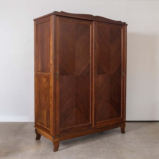 1930s French Oak Armoire For Sale In Los Angeles - Image 6 of 15