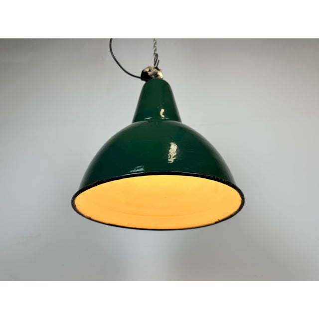 Industrial Green Enamel Factory Lamp with Cast Iron Top, 1960s For Sale - Image 11 of 17