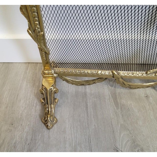 1970s Louis XV Style Brass Fireplace Screen With Birds & Garland Motifs, Italy 1960s–1970s For Sale - Image 5 of 9