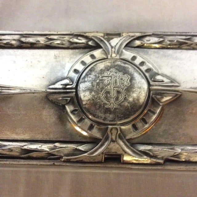 Dressing table box, with silver plate lid and etched crystal base7.5