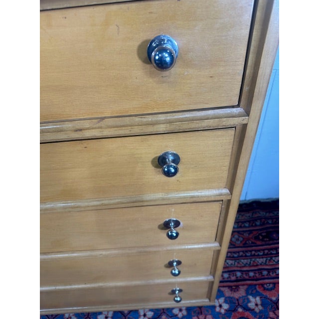 1980s Vintage Mid Century 5 Drawer Light Tone Chest of Drawers For Sale In New York - Image 6 of 7