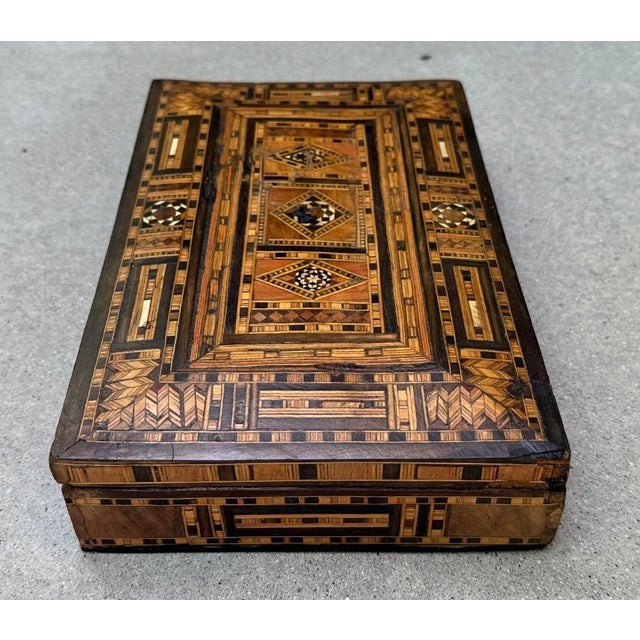 Brown Early 20th Century Middle Eastern Moorish Mosaic Micro Marquetry Inlay Jewelry Box For Sale - Image 8 of 18