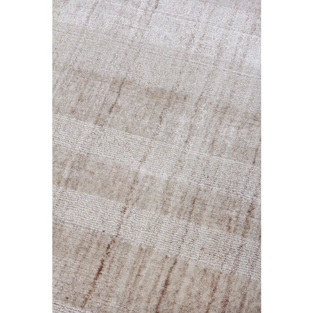 Transitional Iscar Hand loom Wool/Viscose Light Beige Rug-14'x18" For Sale - Image 3 of 8