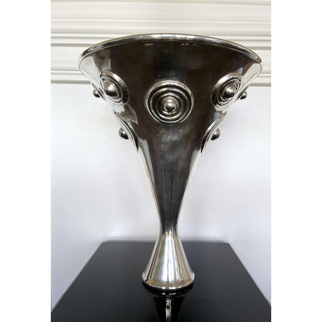 Gracie 1960s Large and Stunning Sculptural Silver Vessel Graziella Laffi For Sale - Image 4 of 18
