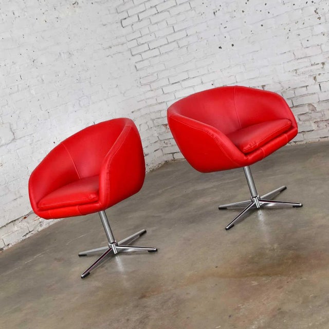 Metal Late 20th Century MCM Swivel Bucket Chairs New Red Vinyl Faux Leather & Chrome X Base by Shelby Williams For Sale - Image 7 of 13