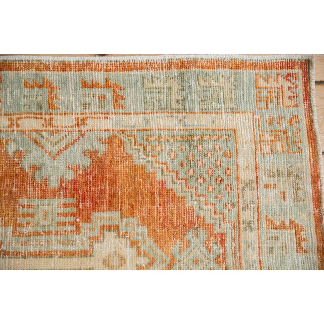 :: Oversized hexagonal center medallion with long stemmed finials enveloped with stepped contour throughout and interior...