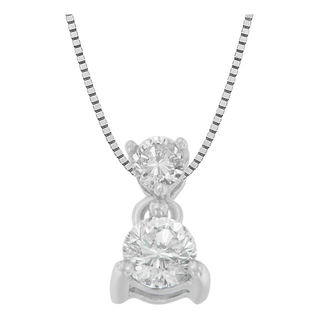 14K White Gold 1/2 cttw Round Cut Diamond Pendant Necklace (I-J, I1-I2) For Sale