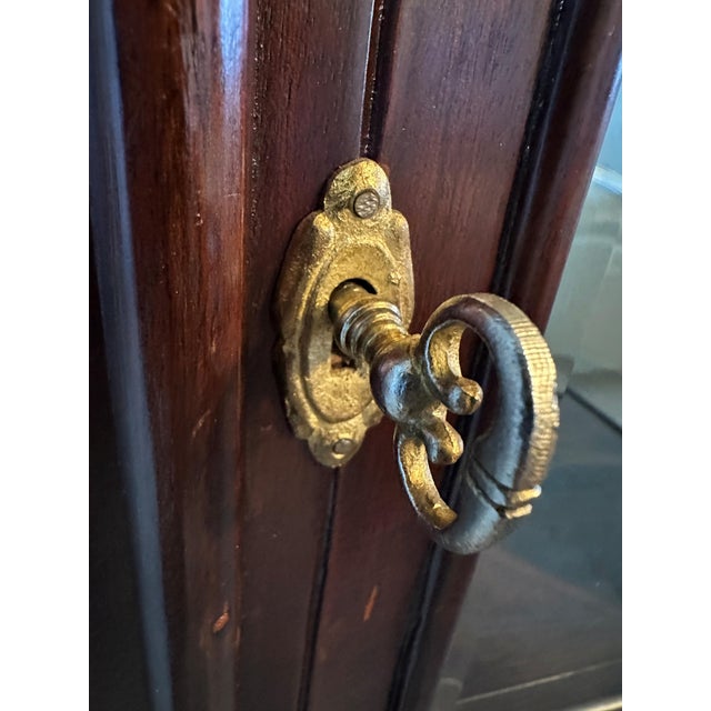 Vintage Chippendale Style Mahogany 2-Door Curio Cabinet W/ Drawer & Key For Sale - Image 4 of 6