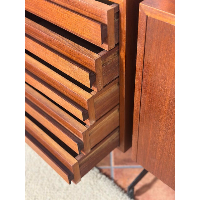 Vintage 3-Bay Double-Sided Bookcase, Italy, 1960s For Sale - Image 11 of 18