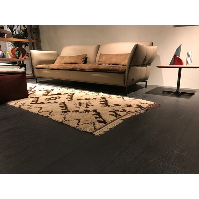 Measurements: 330X200 cm - 129.9X78.7 in Tecnique: Knotted Age: Aged Material: Wool (Weft) - Wool (Warp)