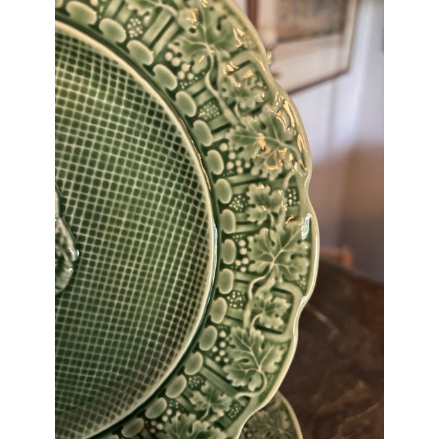 Bordallo Pinheiro Vintage Mid-Century Modern Majolica Bordallo Pinheiro Green Grape Vine Turkey 8”Plates - Set of 4 For Sale - Image 4 of 5