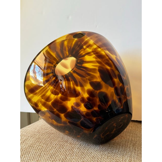 Italian Vintage Italian Amber Tortoiseshell Art Glass Vase Large Murano Style Azzurra Maestri Vetrai For Sale - Image 3 of 11
