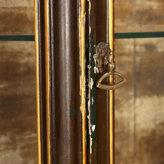 Wood Italian Baroque Showcase in Carved Wood For Sale - Image 7 of 13