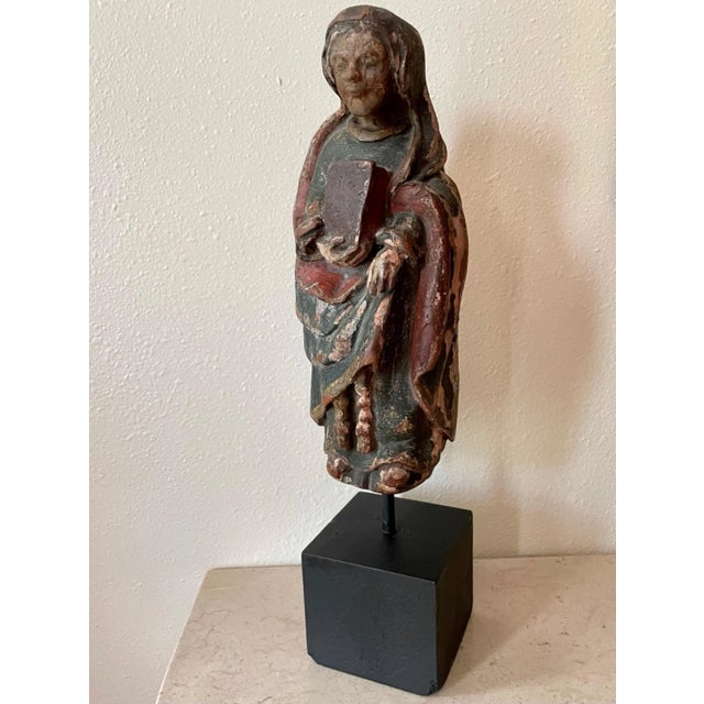 Figurative 12th Century Romanesque Wood Sculpture of the Virgin Mary. For Sale - Image 3 of 13