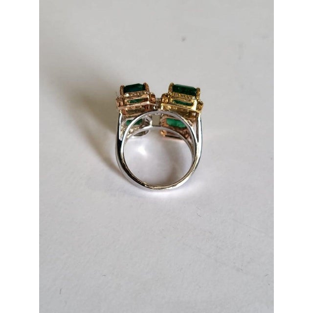 2020s Set in 18k Gold, 6.70 Carats, Natural Zambian Emerald & Diamonds Cluster Ring, Size 6 For Sale - Image 5 of 11