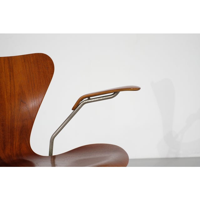 Model 3207 Chair in Wood by Arne Jacobsen for Fritz Hansen, Denmark, 1955 For Sale - Image 9 of 18
