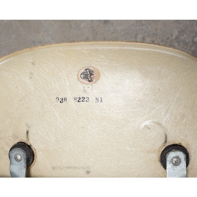 Metal Set of Four Herman Miller DSS Mid-Century Fiberglass Side Chairs For Sale - Image 7 of 18