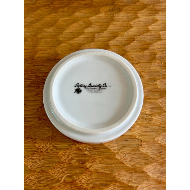 It makes a great catch all, jewelry holder, keep your ring in it at the sink, drop your loose change in it, soap dish,...